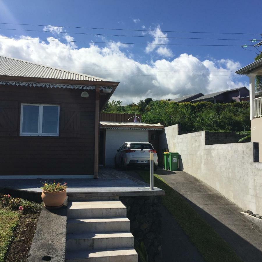Case Creole Traditionnelle A Ossature Et Charpente Bois Petite Île Exterior foto